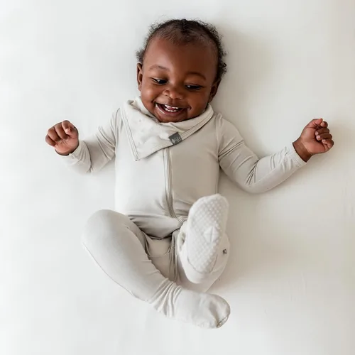 Vista 61 de KYTE BABY Pies unisex con cierre de cremallera, rayón hecho de bambú, 0-24 meses