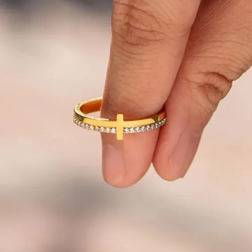 Vista 4 de Angyape Anillo de cruz dorada con texto en inglés "To My Daughter, Pray On It", Whenever You Feel Overwhelmed, Always Remember To Stack, Anillo