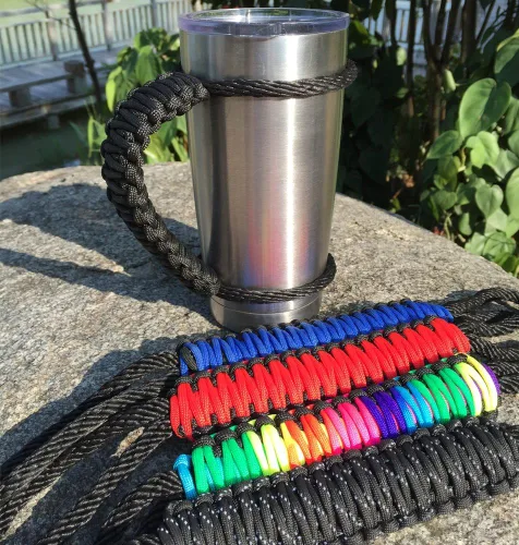 Vista 5 de MOCE Mango de paracord hecho a mano para vaso Yeti/Rtic/Ozark Trail Rambler de 20 oz. Negro
