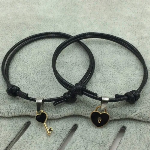 Vista 6 de MileHouse - Pulsera de moda para niñas y mujeres, 1 pieza de bisutería con cierre de llave, diseño de corazón, color negro
