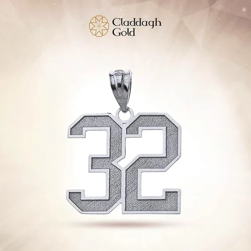 Vista 5 de Claddagh Gold Colgante de plata personalizable con tu número y nombre de la suerte, Plata esterlina