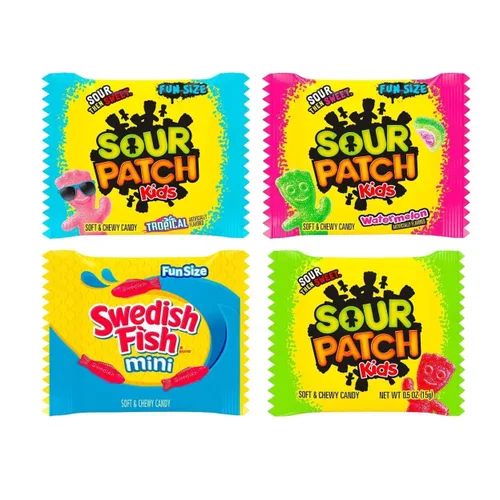 Vista 3 de Sour Patch Kids y Swedish Fish Mini Dulces Suave y Masticable Variedad (200 unidades)