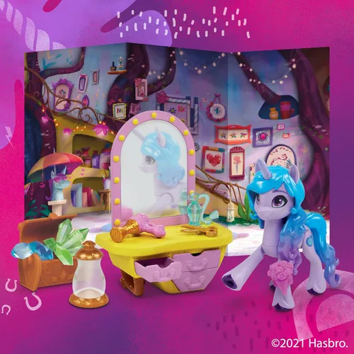 Vista 4 de Mi pequeño pony (My Little Pony): A New Generation Movie Story Scenes Critter Creation Izzy Moonbow - Juguete con 25 accesorios y un poni púrpura