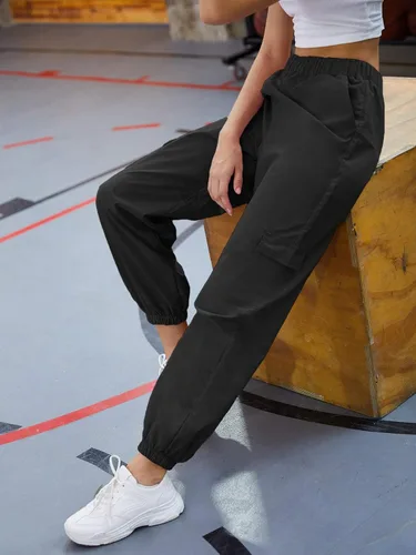 Vista 4 de SweatyRocks Pantalones cargo de entrenamiento con cordón en la cintura para mujer con bolsillos