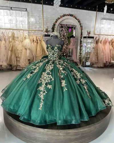 Vista 5 de Mouccy Vestidos de quinceañera de encaje de lujo sin tirantes con cuentas hinchadas vestidos largos de baile con tren 3D floral dulce 16 vestidos