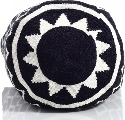 Vista 4 de WYOU Designer Collection, Handwoven Hobo Bucket Bag in Wayuu Crochet