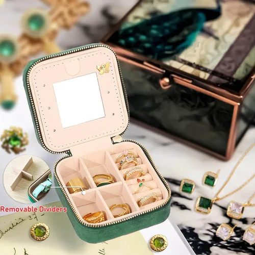 Vista 5 de Janhavi Joyero de viaje personalizado de terciopelo de felpa para mujer, joyero pequeño con inicial, artículos esenciales de viaje, organizador