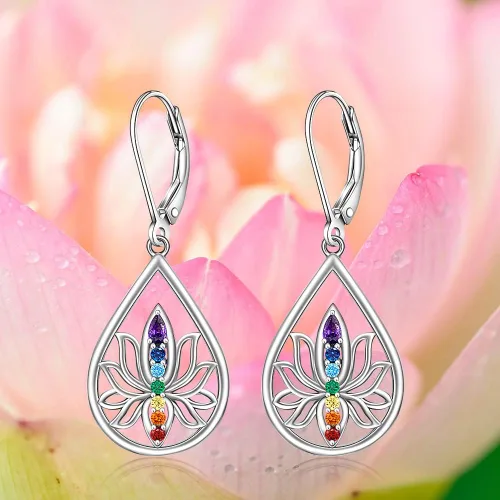 Vista 9 de Aretes de Halloween con diseño de murciélago y esqueleto, cardenal, colibrí, zorro, abeja, día de San Patricio, trébol, gato negro, 7 chakras, vaca