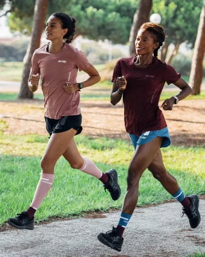 Vista 6 de CEP Calcetines altos de compresión para correr para mujer 4.0 - Calcetines largos atléticos para rendimiento