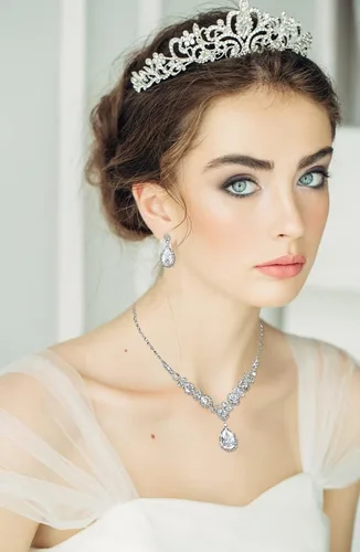 Vista 4 de COCIDE Silver Jewelry Set for Women Crystal Tiara and Necklace Kit for Girls Rhinestone Crown Earrings Neck Accessories for Bride Wedding Birthday