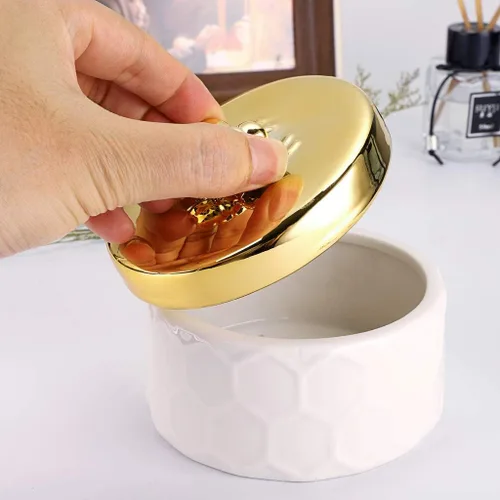 Vista 6 de Hipiwe Joyero de cerámica con tapa de abeja dorada, organizador de exhibición de joyas pequeño, contenedor de almacenamiento para decoración