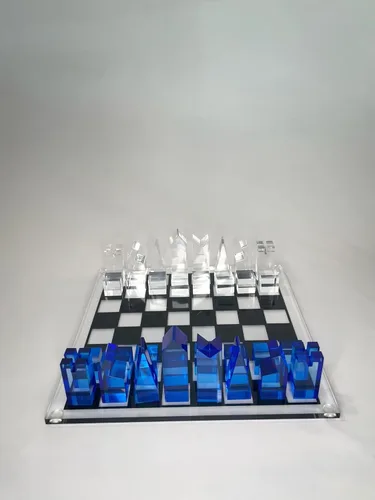 Vista 4 de Juego de ajedrez acrílico de lujo, diseño sofisticado y elegante, varios colores disponibles (transparente/azul-azul)