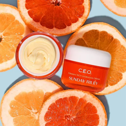 Vista 4 de Sunday Riley C.E.O. Crema hidratante facial rica en vitamina C