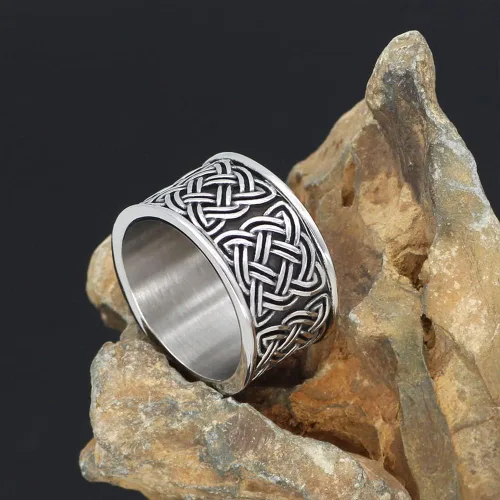 Vista 3 de NIGHTCRUZ Anillo Fenrir de lobo vikingo, anillo de nudo celta con amuleto Veles de guardia eslava, joyería nórdica retro para hombre