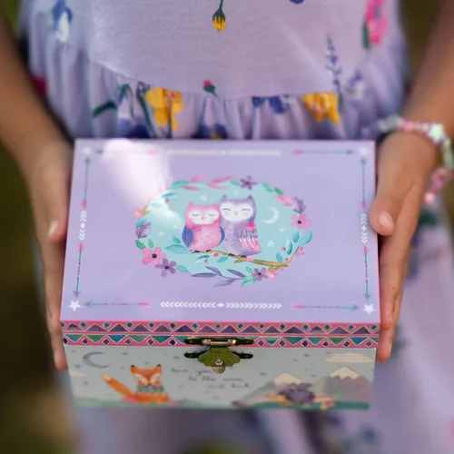 Vista 9 de Jewelkeeper Caja de almacenamiento de joyería musical para niña con caballo giratorio, paquete de diseño de granero con caja de almacenamiento