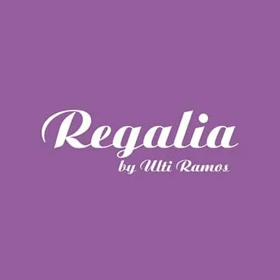Vista 5 de Regalia by Ulti Ramos Colgante de oro amarillo de 14 quilates con diseño de elefante de buena suerte