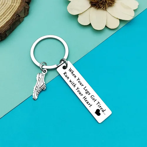 Vista 6 de Regalos para corredores, llavero de corredor de maratón, regalo inspirador para fitness, gimnasio, hombres y mujeres, regalo de entrenamiento