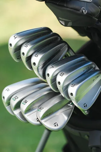 Vista 2 de Juegos de hierro TaylorMade Golf P790 2023