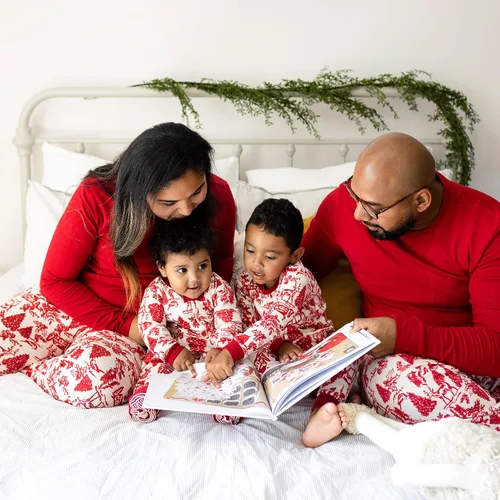 Vista 3 de Burt's Bees Baby - Conjuntos de pijamas de Navidad familiares a juego, de algodón orgánico, para niños, bebés, mujeres y adultos