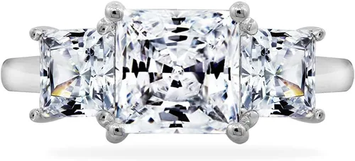 Vista 7 de Tienda Essentials Anillo de plata de ley chapada en platino o oro con 3 piedras de corte princesa hecho con circonitas Infinite Elements