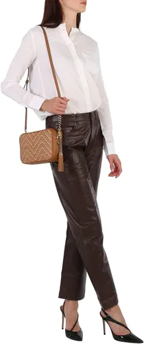 Vista 2 de Michael Kors Ginny - Crossbody de cuero tejido mediano - BellotaButternut, Marrón