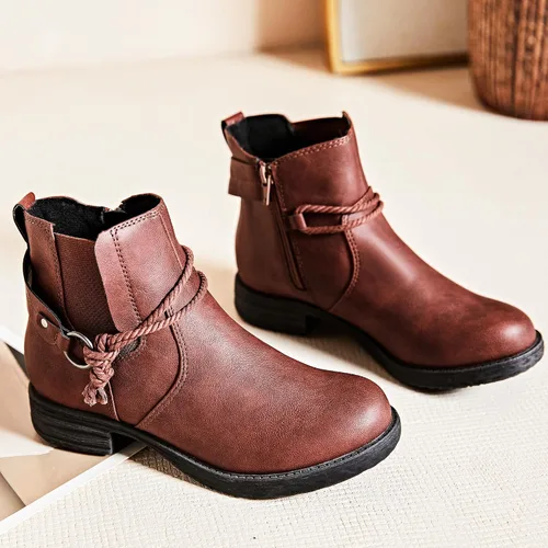 Vista 4 de Ataiwee Botines para mujer, botas clásicas de plataforma con cremallera lateral cómoda.