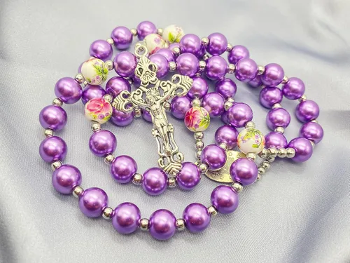 Vista 4 de Nazareth Store Rosario de cuentas de perlas moradas, collar de metal, medalla milagrosa y rosario de cruz para hombres y mujeres para hombres