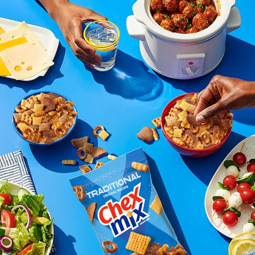 Vista 7 de Traditional Chex Mix, receta original, tamaño familiar, 12.5 oz