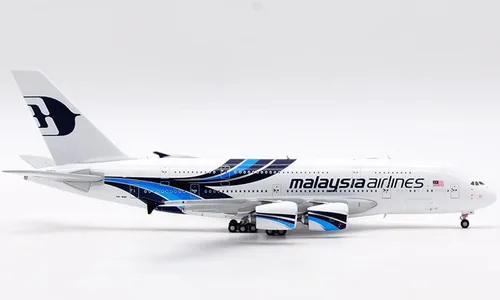Vista 8 de JC Wings Malaysia Airlines para Airbus A380 9M-MNE 1/400 DIECAST modelo preconstruido