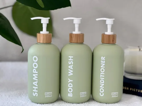 Vista 6 de Dispensador de Champú y Acondicionador OLLIES, Dispensador de Jabón de Ducha para Baño - Juego de 3 con Etiqueta Elegante Permanente - Botellas