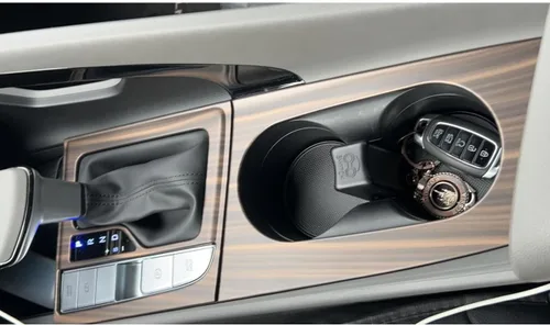 Vista 2 de ruihe Perilla de palanca de cambios de automóvil, panel de consola, cubierta de marco compatible con Hyundai Elantra 2021 2022 2023 2024 versión