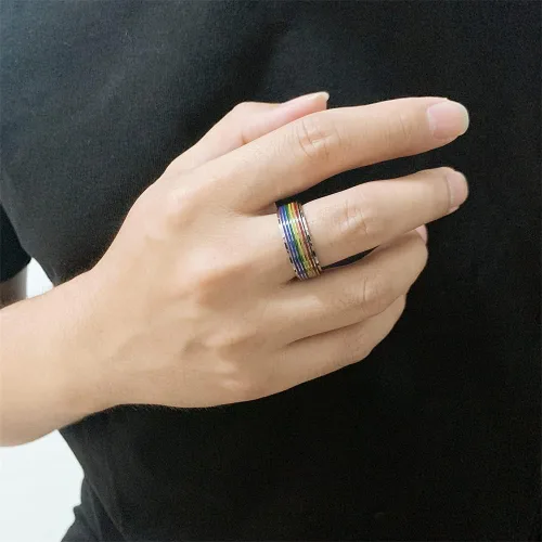 Vista 5 de Rotatable Rainbow Stripe LGBT Pride Band Ring for Women Men Teen Girls Couples Bff Anti Anxiety Stress Relief Fidget Spinner Ring Stainless Steel