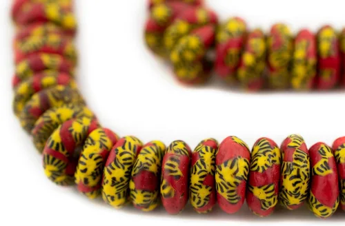 Vista 10 de The Bead Chest Fused Rondelle - Cuentas de vidrio reciclado, 0.551 in, color blanco y negro, hilo de 24 pulgadas, hechas a mano en Ghana