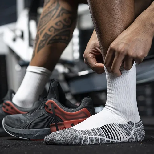 Vista 5 de Under Armour Calcetines altos para adultos, 3 pares