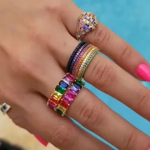Vista 3 de Caiyao Anillo de boda con circonitas cúbicas cuadradas y pavimentadas de esmeralda verde chapado en oro joyería de baguette rectangular de corte