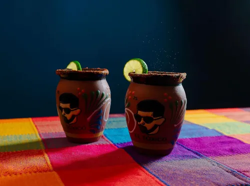 Vista 4 de Cantaritos de Barro Mexicanos - Juego de 2 auténticas tazas mexicanas de arcilla esmaltada de 14 onzas - Jarritos de Barro Mexicanos - Vasos