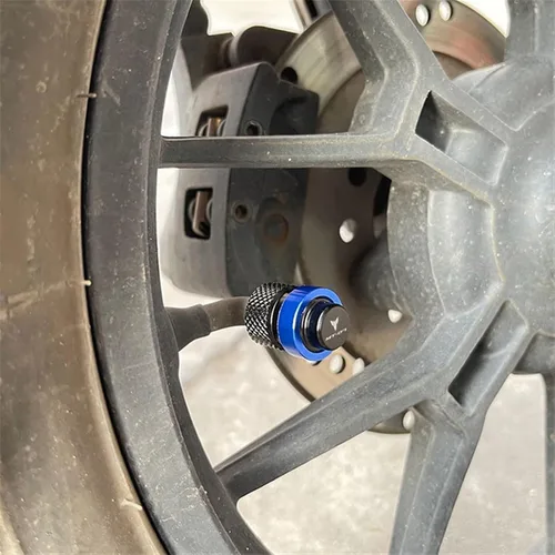 Vista 2 de Soporte lateral para motocicleta, ampliación, tapones de aire para válvula de neumático para Yamaha FZ07 FZ 07 MT07 MT 07 MT-07 MT-07 2014 2023 Rojo