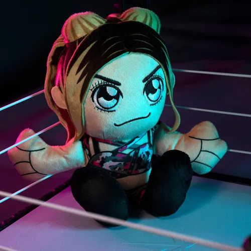 Vista 2 de Bleacher Creatures WWE Alexa Bliss 8 pulgadas Kuricha Sentado Felpa - Juguete suave inspirado en Chibi