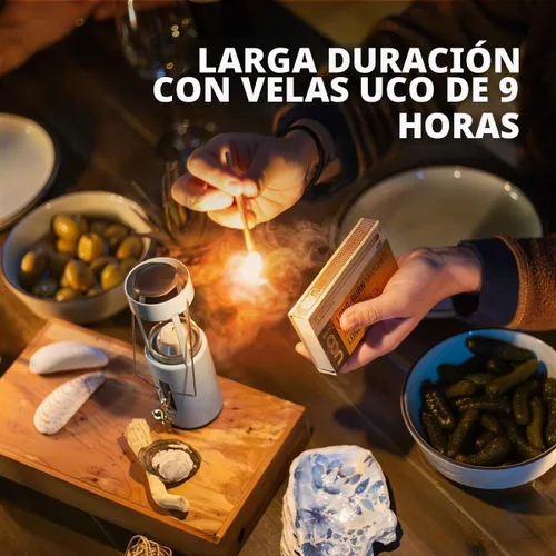 Vista 2 de Kit de linterna de vela original UCO – Linterna de camping de aluminio con 2 velas de emergencia, reflector de luz y estuche tipo capullo – Linterna