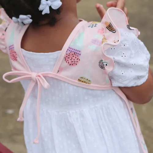 Vista 6 de BapronBaby Flutter Pink Ice Cream - Babero suave impermeable resistente a las manchas - Lavable a máquina - 197ft - 5 años - Sz preescolar 3-5 años