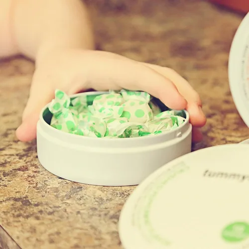 Vista 6 de Tummydrops - Pastillas de menta, paquete de 3 latas, para estómagos Queasy GI Doctor formulado - Ingredientes orgánicos, sin gluten, kosher, vegano