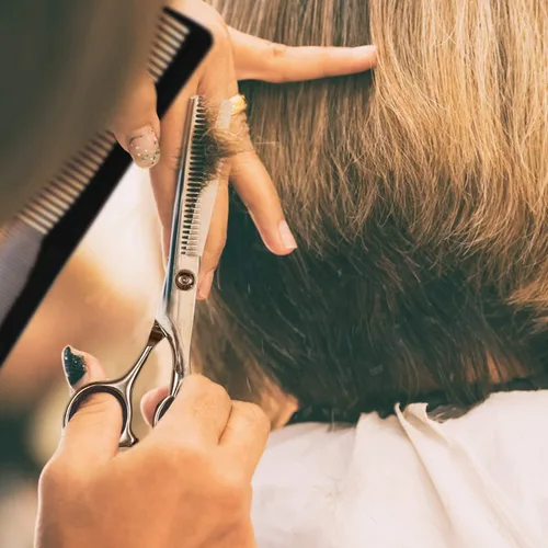 Vista 5 de Fcysy Tijeras de peluquería profesionales de 6 pulgadas, tijeras de corte de pelo con peine, tijeras de pelo de salón para hombres, mujeres