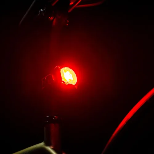 Vista 6 de LEZYNE Zecto Drive Max - Luz trasera LED impermeable IPX7 recargable por USB, con múltiples modos de sólido y flash, correa de montaje de goma