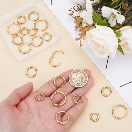 Vista 4 de UNICRAFTALE 20 aretes de aro de 5 estilos de 0.47 a 0.78 pulgadas, aretes de aro pequeños dorados de acero inoxidable, aretes redondos, componentes