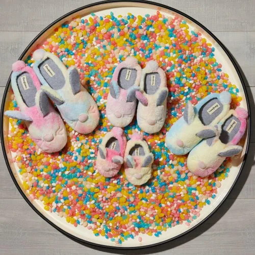 Vista 2 de Dearfoams Unisex-Child Matching Family Holiday Easter Scuff Slipper