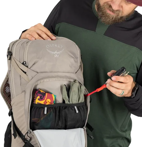 Vista 8 de Osprey Raptor 14L Men's Mountain Biking Backpack with Hydraulics Reservoir