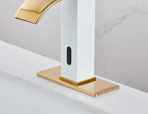 Vista 4 de Grifo automático para lavabo de baño sin contacto con cascada blanca y dorada, sensor de movimiento electrónico con tapón de drenaje desplegable