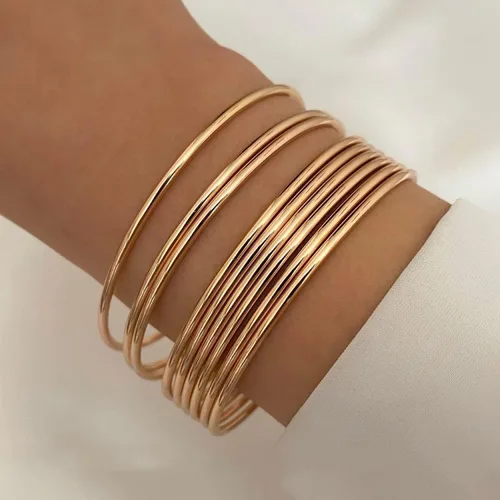 Vista 5 de Choistily Pulseras apilables de oro para mujer, juego de pulseras multiindias para adolescentes y niñas, pulseras lisas de cable en capas, pulseras