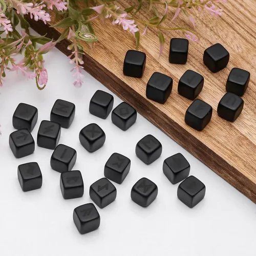 Vista 4 de Rockcloud Juego de 25 piedras de runa de obsidiana negra pulida, grabadas con letras del alfabeto Futhark para meditación, adivinación, color negro