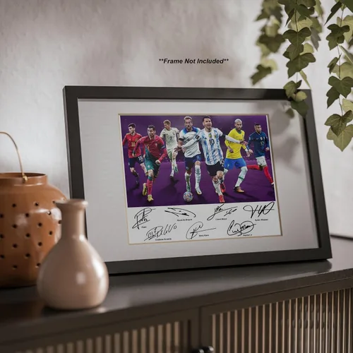 Vista 5 de Ikonic Fotohaus Cristiano Ronaldo Lionel Messi Neymar Jr Kane Pedri Mbape Súper estrellas del fútbol, foto autografiada, impresión artística